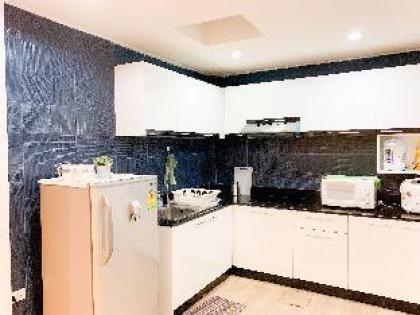 Family Friendly! Hot spot in Bangkok cozy house! - image 16