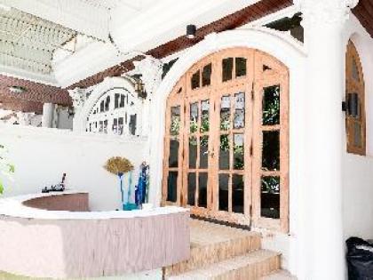 Family Friendly! Hot spot in Bangkok cozy house! - image 9