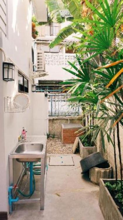 Boutique 1 BR Near Victory Monument Skytrain