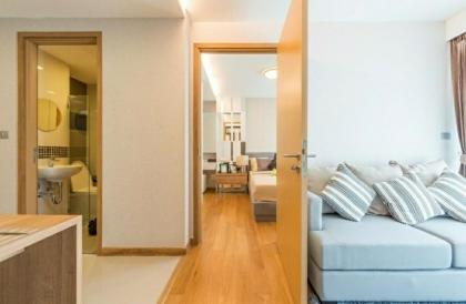 Cozy Moment 2 Beds BTS Nana / Asok MRT Sukhumvit - image 2