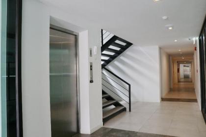 College Haus. - image 4