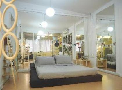  Relax in a Grand Living Space in Sathorn - image 12