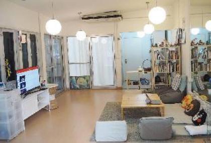  Relax in a Grand Living Space in Sathorn - image 3