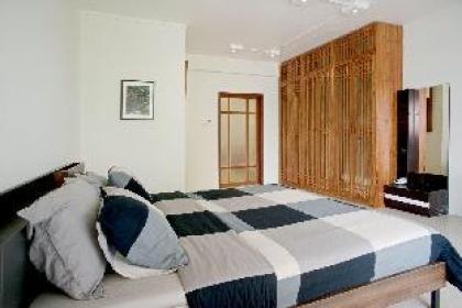 Elegant Oriental Home with Rooftop Terrace/BTS - image 19