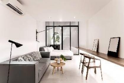 MIQ Home/Silom BTSMRT/Wifi 300MB/NETFLIX/16pax - image 11