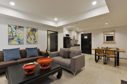 2 Bedroom 2 Bath 10 minutes walk to BTS Phloenchit - image 1