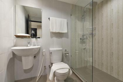 2 Bedroom 2 Bath 10 minutes walk to BTS Phloenchit - image 4