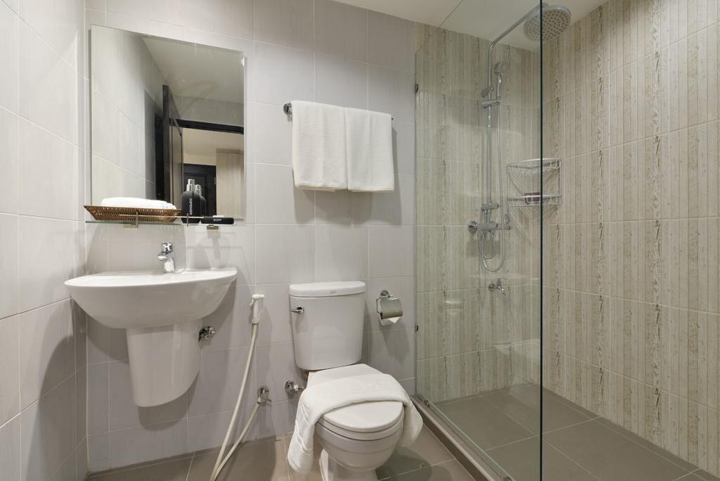 2 Bedroom 2 Bath 10 minutes walk to BTS Phloenchit - image 4