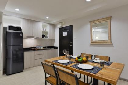 2 Bedroom 2 Bath 10 minutes walk to BTS Phloenchit - image 5