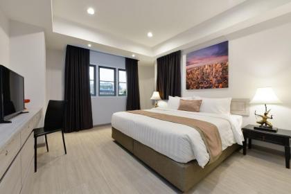2 Bedroom 2 Bath 10 minutes walk to BTS Phloenchit - image 6