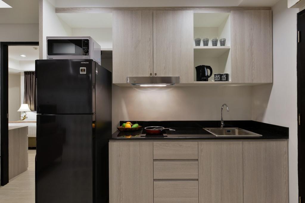 2 Bedroom 2 Bath 10 minutes walk to BTS Phloenchit - image 7