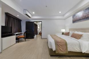 Apartment near BTS Ploenchit - image 5