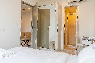 Deluxe family room - image 6
