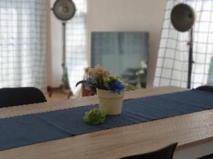 fourBR townhouse above 7-11 MRT Super Convenient - image 13