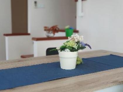 fourBR townhouse above 7-11 MRT Super Convenient - image 15
