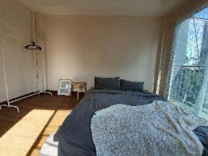 fourBR townhouse above 7-11 MRT Super Convenient - image 3