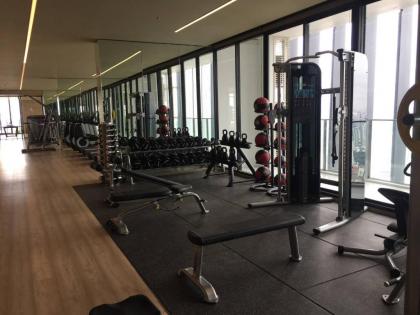 1br@bts E5skytop Pool@50ffree Pocketwifi#213 - image 10
