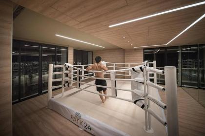 1br@bts E5skytop Pool@50ffree Pocketwifi#213 - image 14