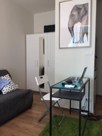 1br@bts E5skytop Pool@50ffree Pocketwifi#213 - image 2