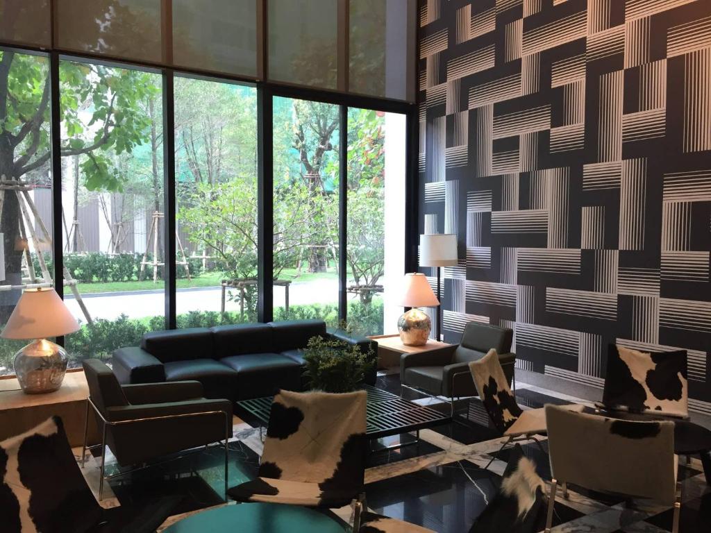 1br@bts E5skytop Pool@50ffree Pocketwifi#213 - image 4