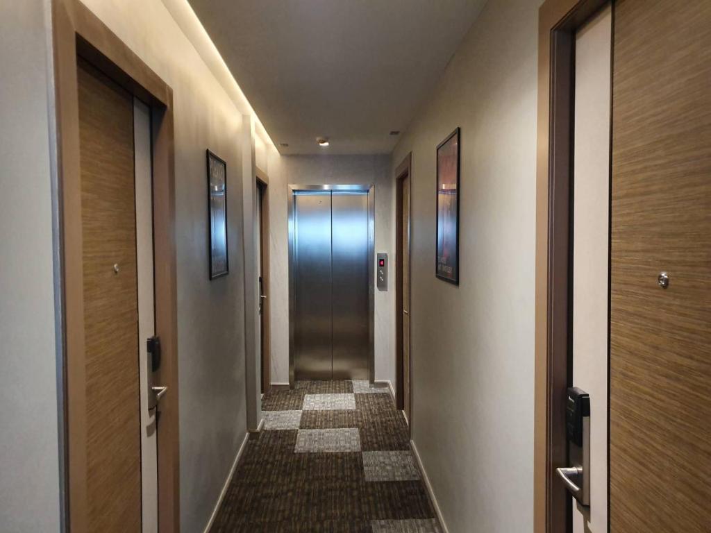 SOVA Hotel Bangkok - image 2
