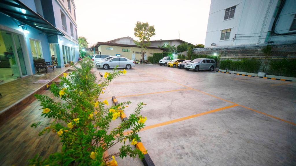 The Willing Hotel and Residence - image 5
