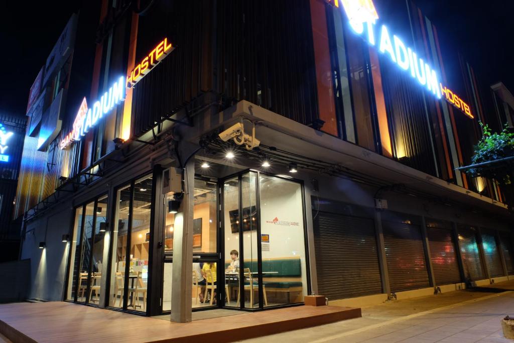 Siam Stadium Hostel - image 2