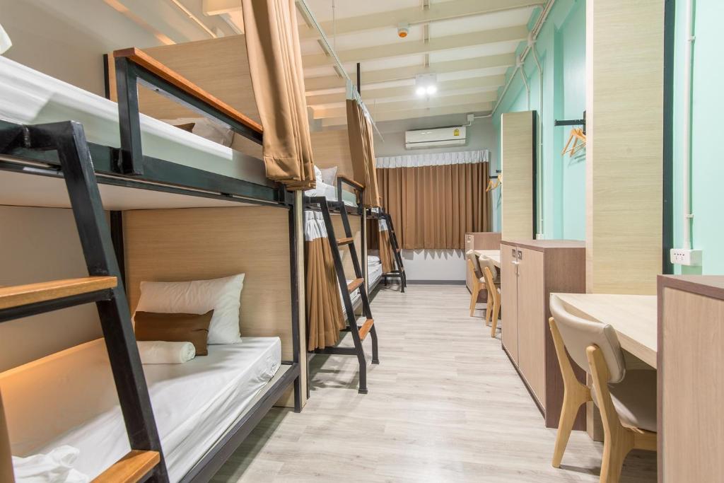 Siam Stadium Hostel - image 5