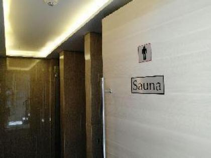 luxury condo in Silom close 2 BTS wifi pool GYM - image 12