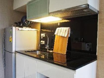luxury condo in Silom close 2 BTS wifi pool GYM - image 15