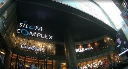 luxury condo in Silom close 2 BTS wifi pool GYM - image 19