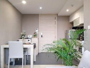 luxury condo in Silom close 2 BTS wifi pool GYM - image 5