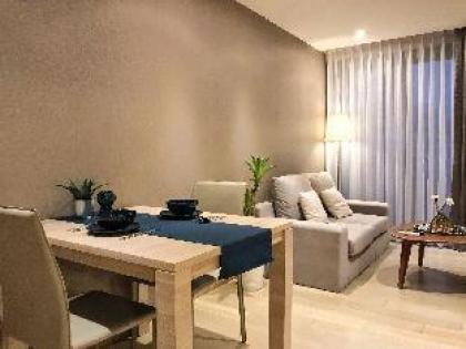 SV Cozy condo in Silom BTS pool view 1BR - image 10