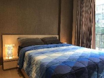 SII luxury condo in Silom BTS pool GYM wifi - image 11