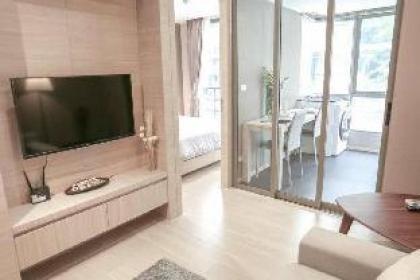 SII luxury condo in Silom BTS pool GYM wifi - image 2