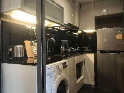 SIII luxury condo in Silom BTS pool view - image 20