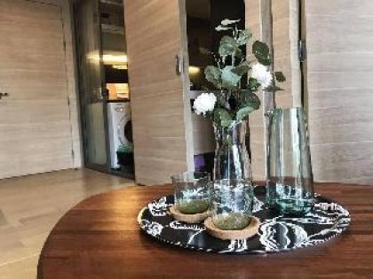 SIII luxury condo in Silom BTS pool view - image 3