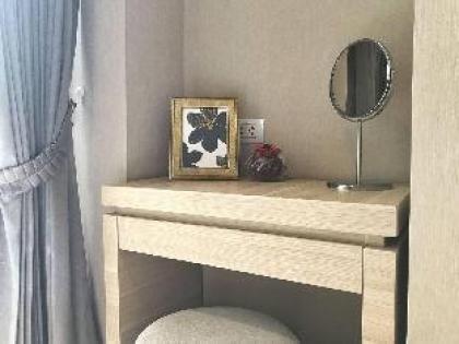 SIII luxury condo in Silom BTS pool view - image 8