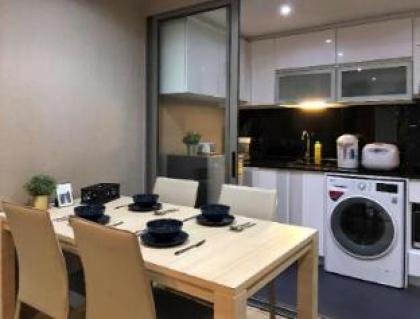 SI COZY 2 BEDROOM CONDO@SILOM POOL WIFI  - image 15