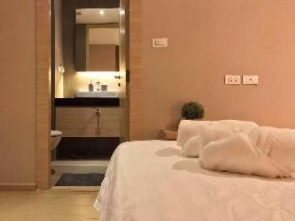 SI COZY 2 BEDROOM CONDO@SILOM POOL WIFI  - image 2