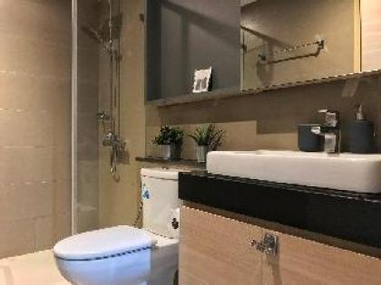 SI COZY 2 BEDROOM CONDO@SILOM POOL WIFI  - image 20