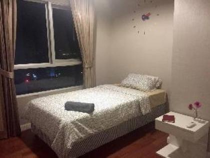 Superior apartment CBD subway three bedrooms - image 10