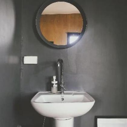 Beige poshtels lifestyle hostel in bangkok - image 2