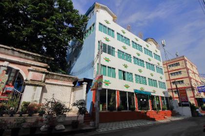 OYO 410 Diamond Boutique Hostel - image 12