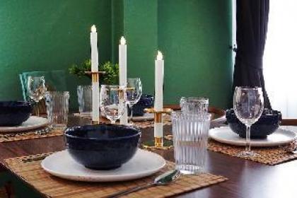 Anonymous Common House - The Collector - image 4