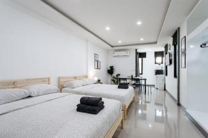P4 Silom Large 2beds full kitchen WIFI 4-6pax