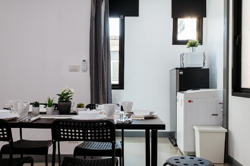 P4 Silom Large 2beds full kitchen WIFI 4-6pax - image 4
