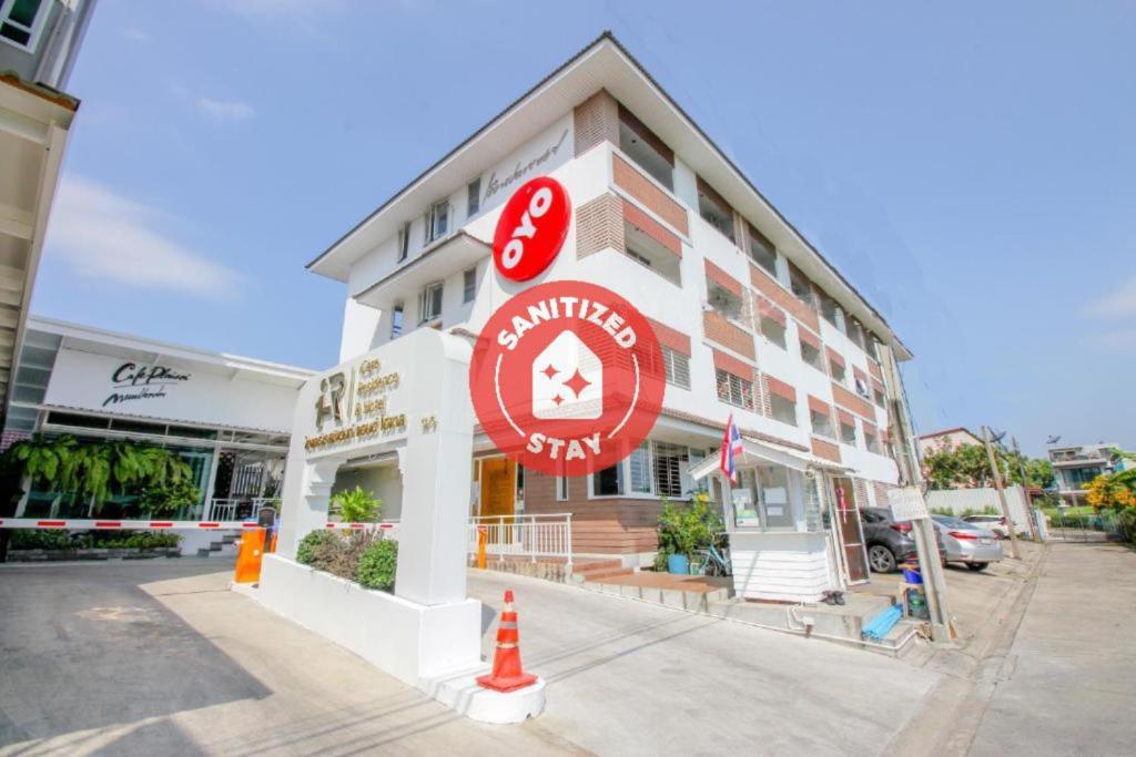 Ruan Plaisoi Apartment - main image