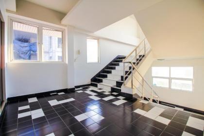 Ruan Plaisoi Apartment - image 10