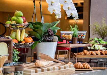 Carlton Hotel Bangkok Sukhumvit - SHA Extra Plus - image 2